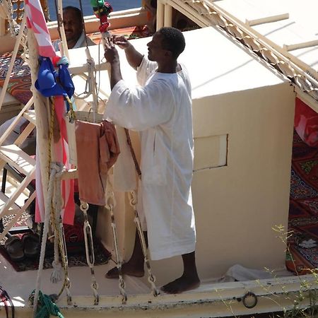 ホテル Jj Jamaica Felucca アスワン エクステリア 写真